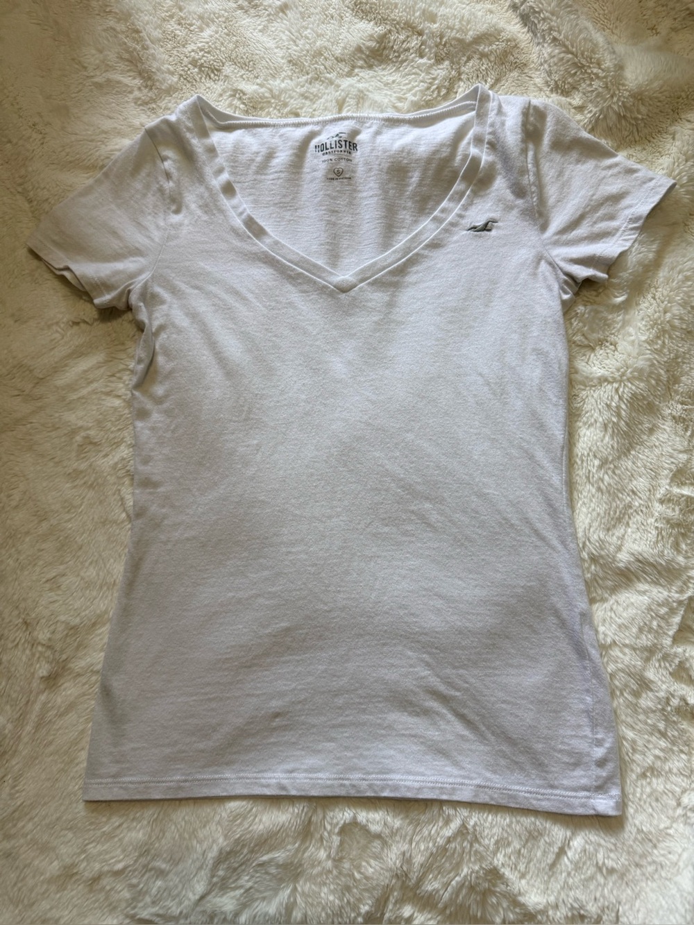 Hollister White V-Neck Short Sleeve Tee